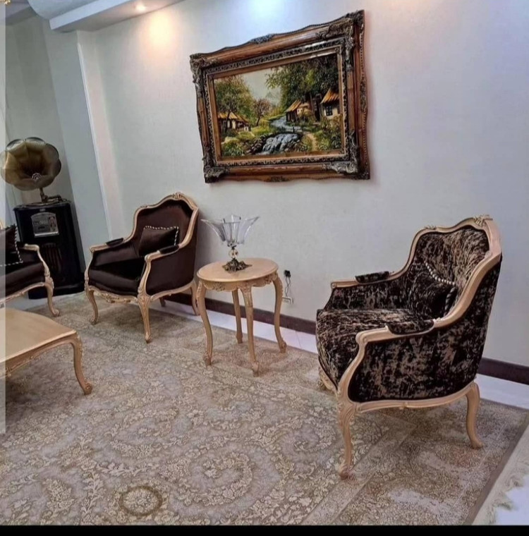 مبل ۷ نفره با میز مدل برژه